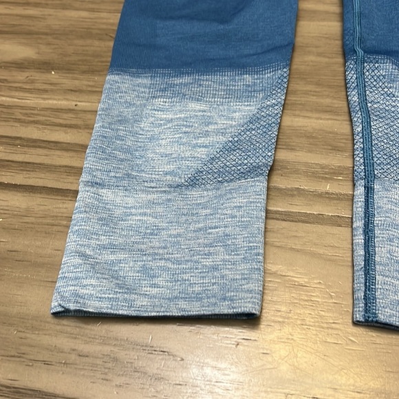 LULULEMON SEAMLESSLY STREET CROP LEGGINGS BLUE OMBRÉ 6 - Picture 6 of 16